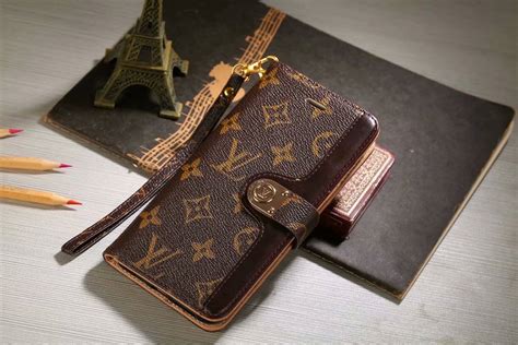 louis vuitton wallet case.